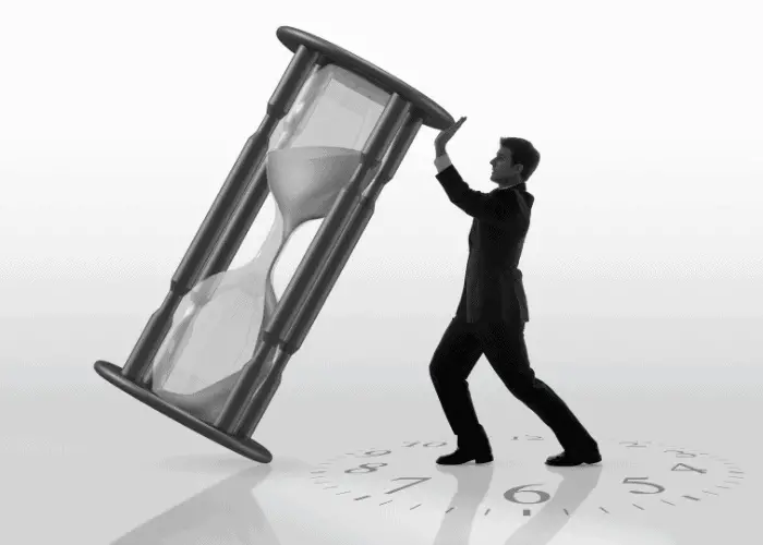 Can Dogs and Cats Breed? 2 hourglass being pushed by a man